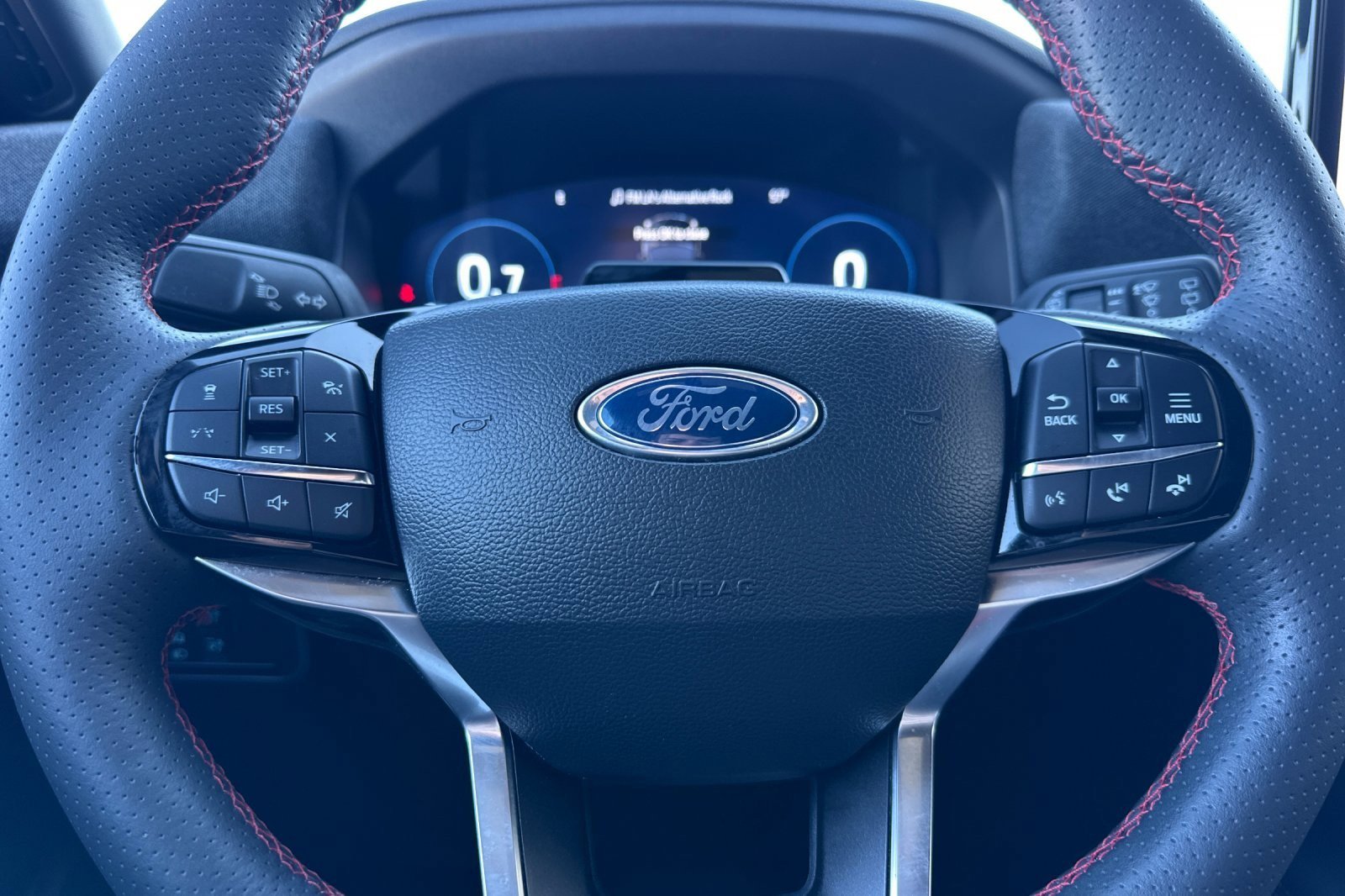 Used 2025 Ford Explorer ST-Line w/ ST-Line Street Pack image 23