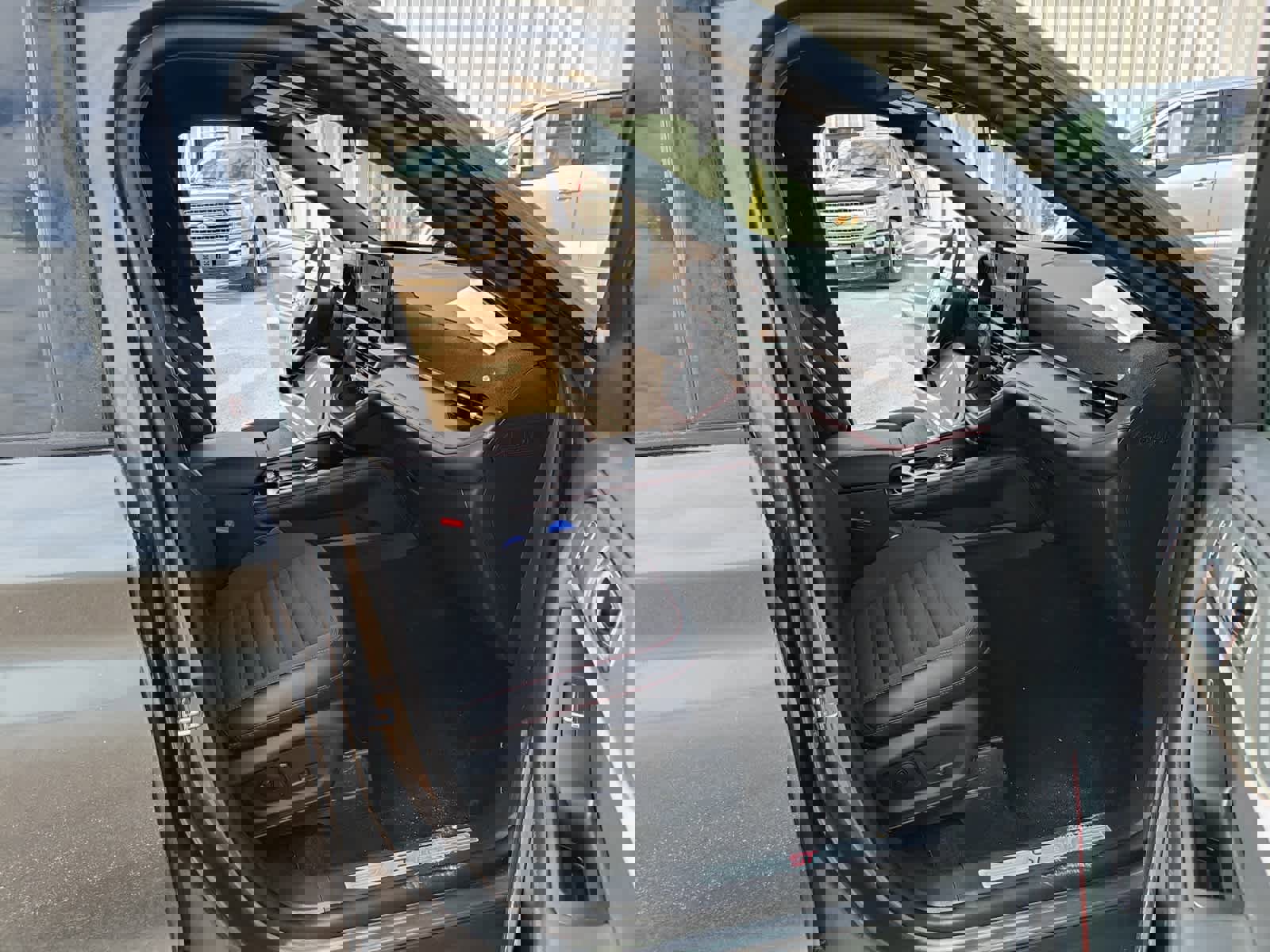 Certified 2025 Ford Explorer ST-Line image 17