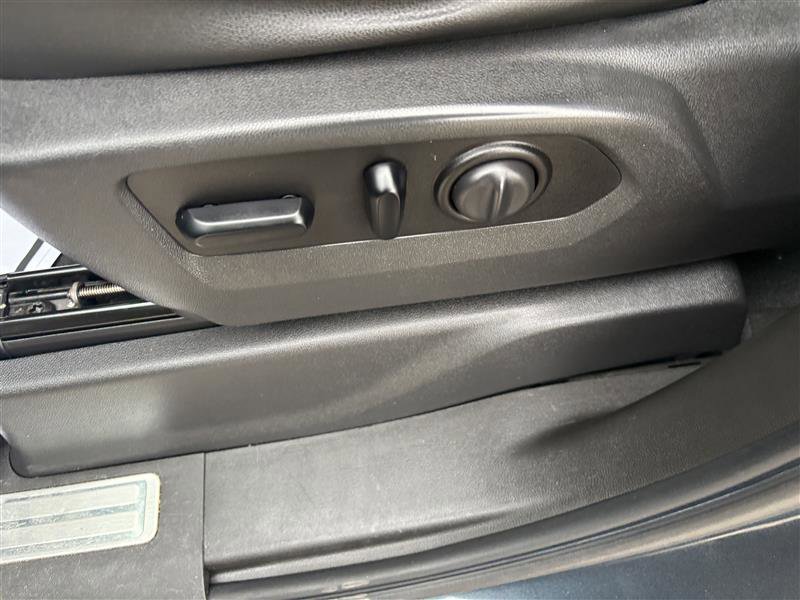 Used 2021 Chevrolet Silverado 1500 LT Trail Boss w/ Convenience Package II image 9