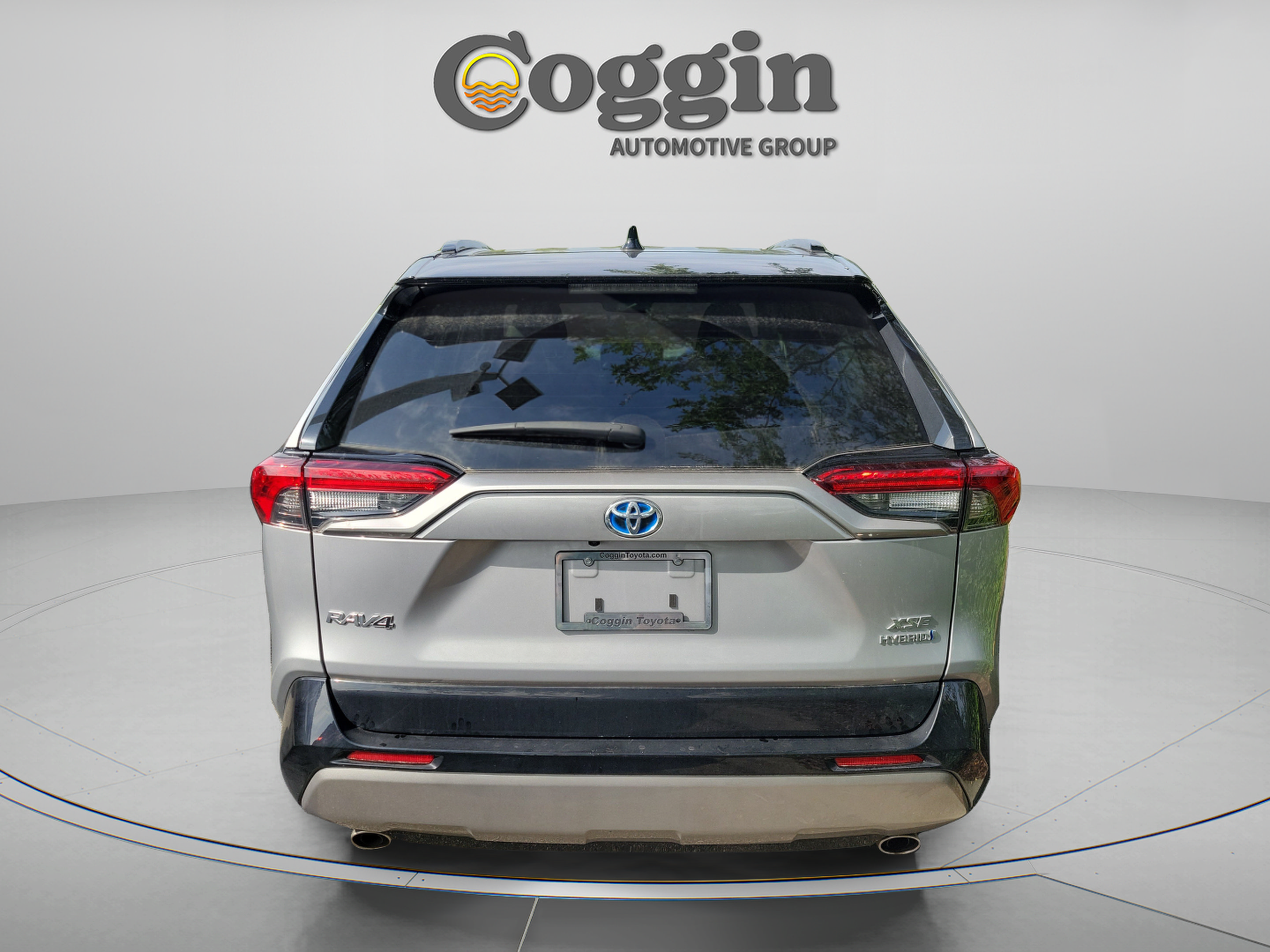Used 2023 Toyota RAV4 XSE w/ XSE Grade Weather Package AWD/4WD image 4