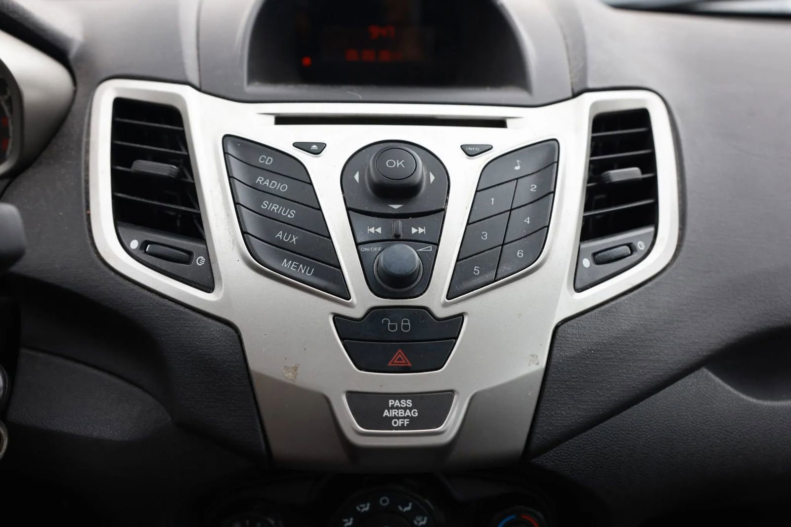 Used 2011 Ford Fiesta SE w/ Super Fuel Economy Pkg image 31