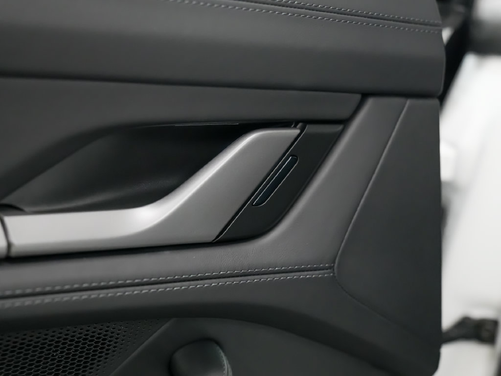 New 2026 Porsche Taycan 4S AWD/4WD image 16