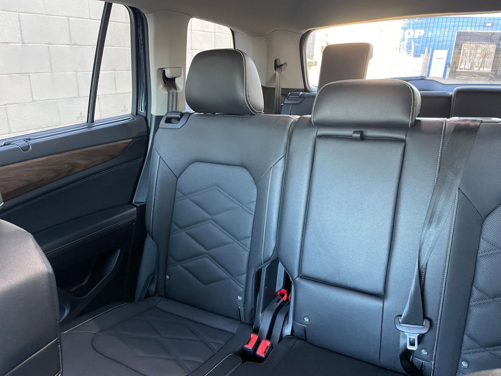 Used 2025 Volkswagen Atlas SE image 39