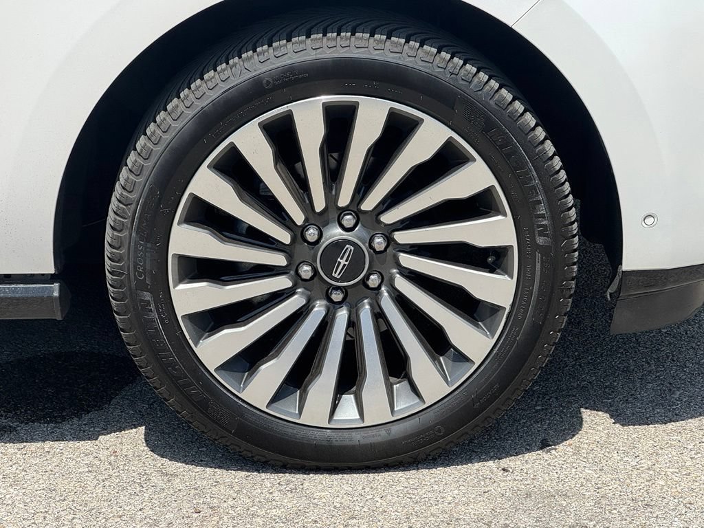 Used 2018 Lincoln Navigator L Reserve w/ Technology Package AWD/4WD image 8