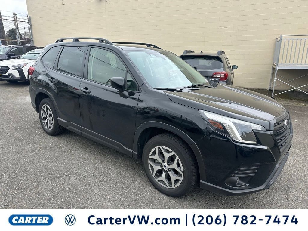 Used 2023 Subaru Forester Premium AWD/4WD image 1