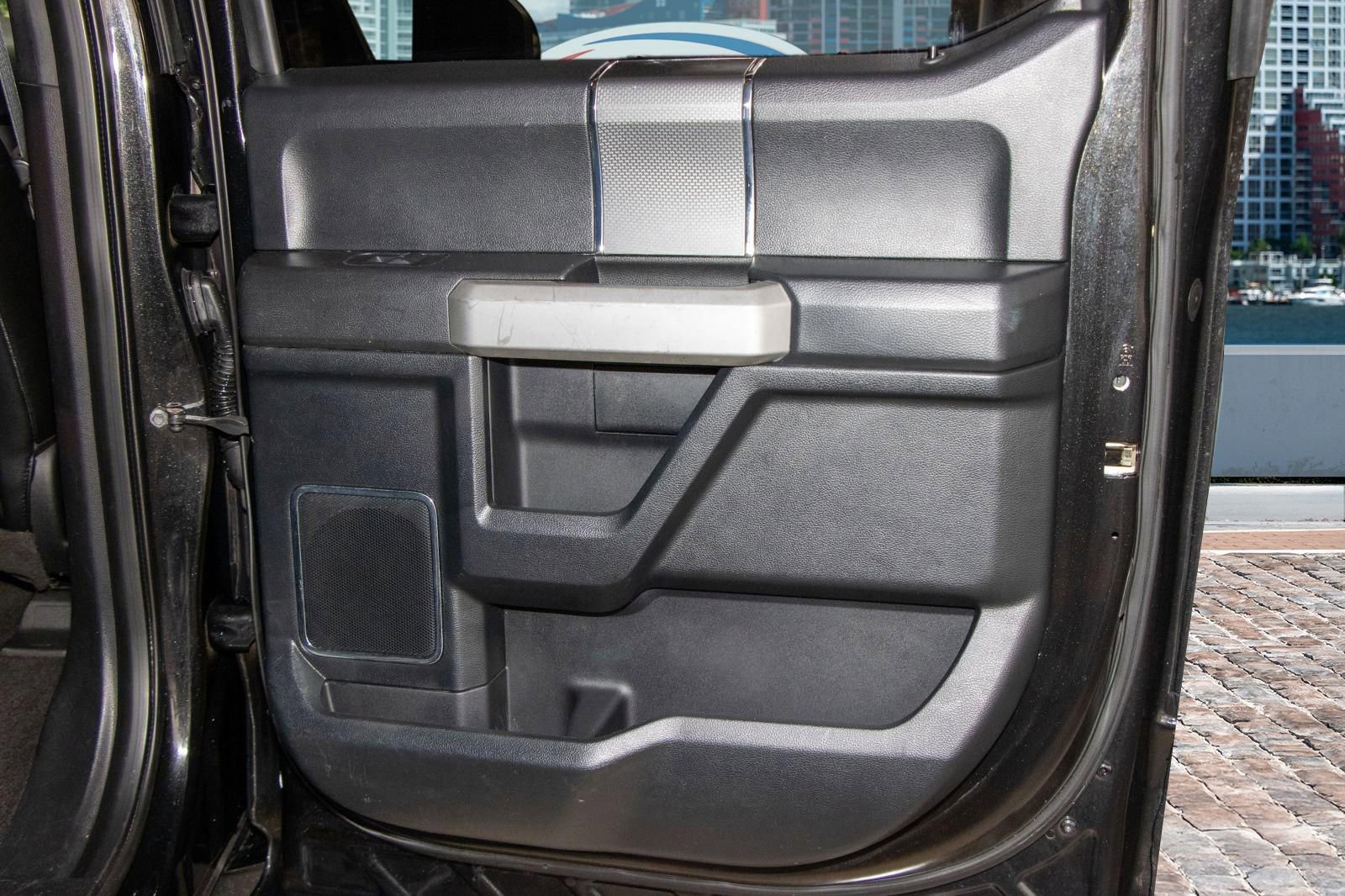 Used 2015 Ford F150 Lariat image 18