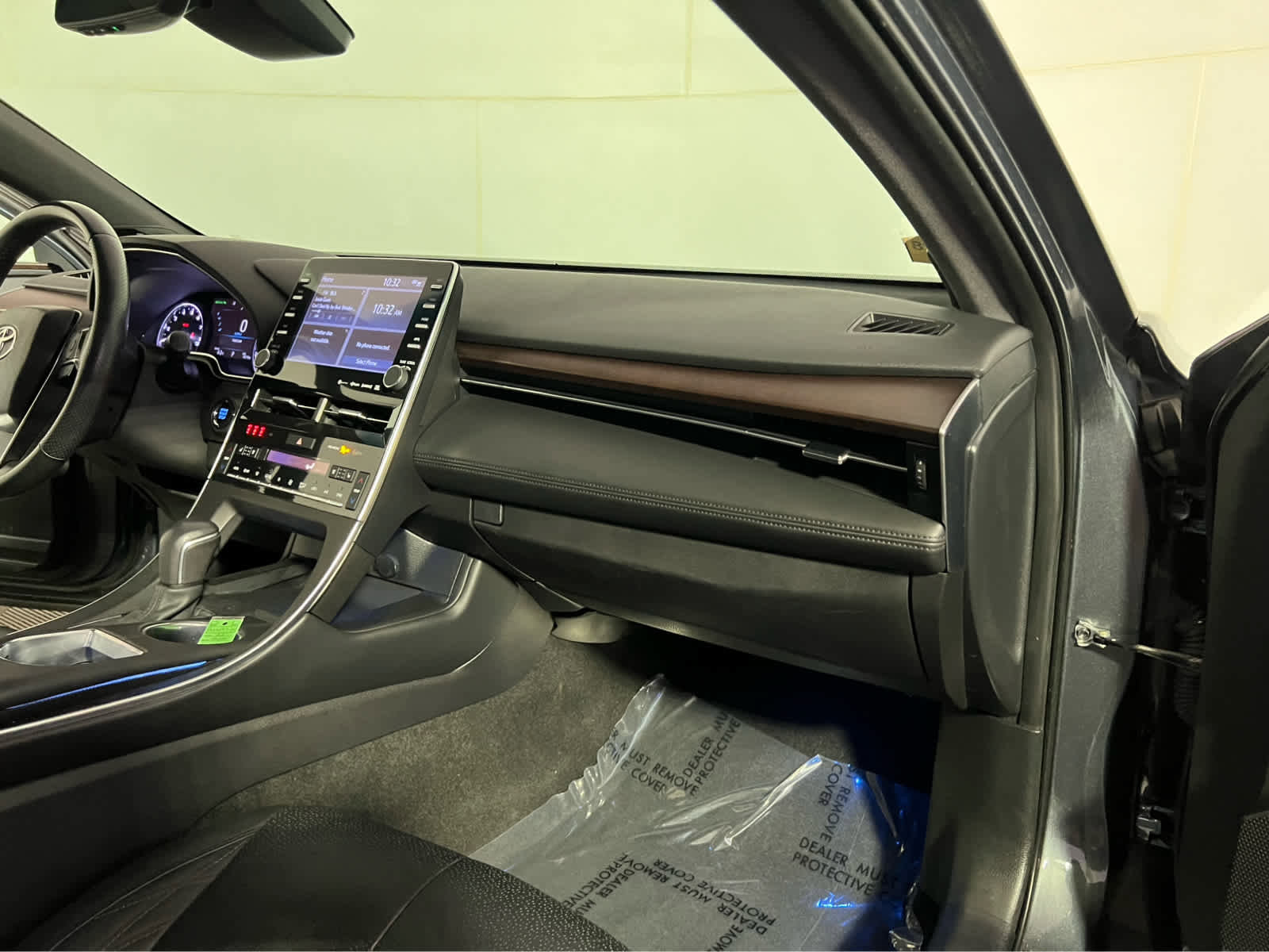 Used 2022 Toyota Avalon Limited w/ Advanced Safety Package FWD image 29