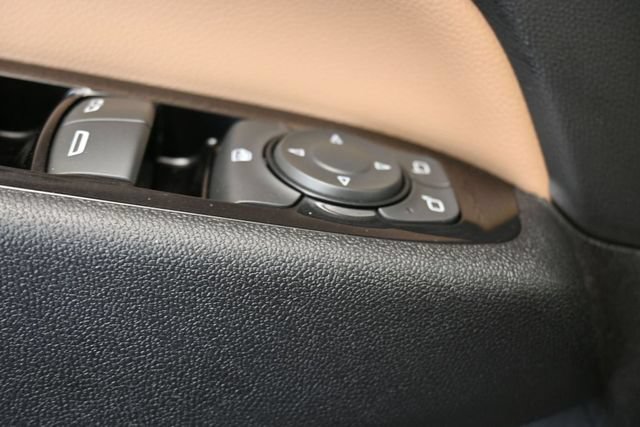 Used 2023 Chevrolet Equinox Premier AWD/4WD image 22