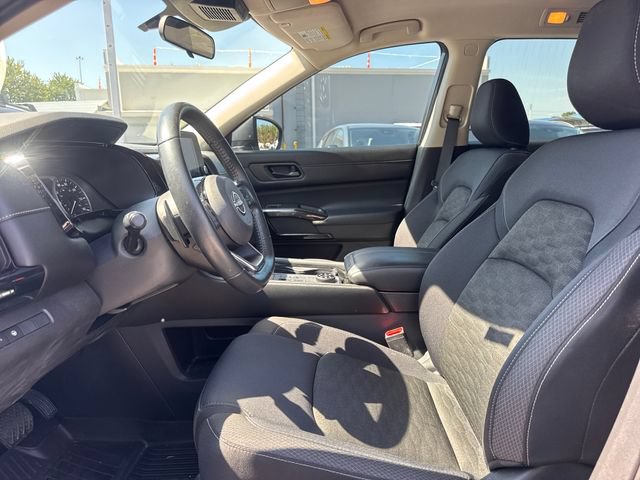 Used 2023 Nissan Pathfinder SV AWD/4WD image 14