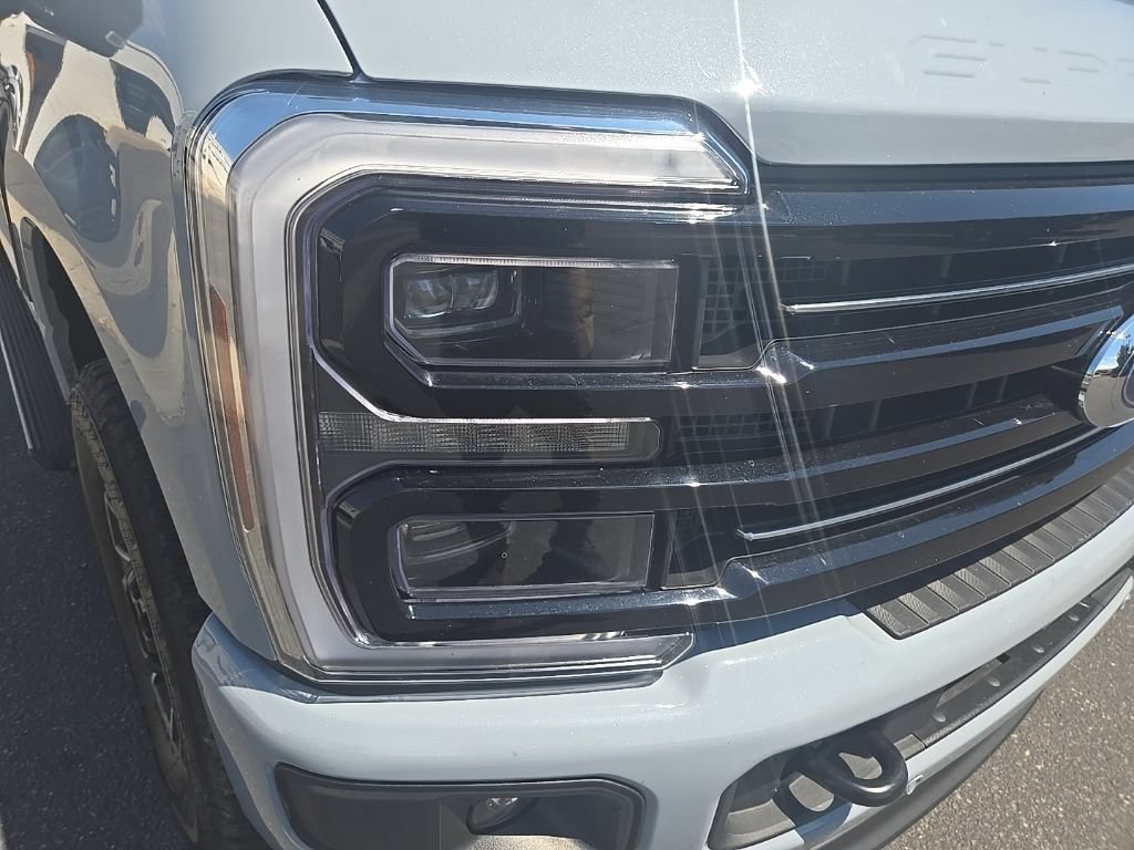 Used 2025 Ford F350 Platinum AWD/4WD image 33