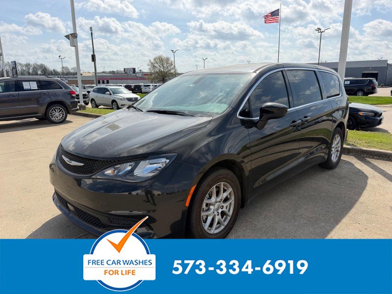 Used 2022 Chrysler Voyager LX