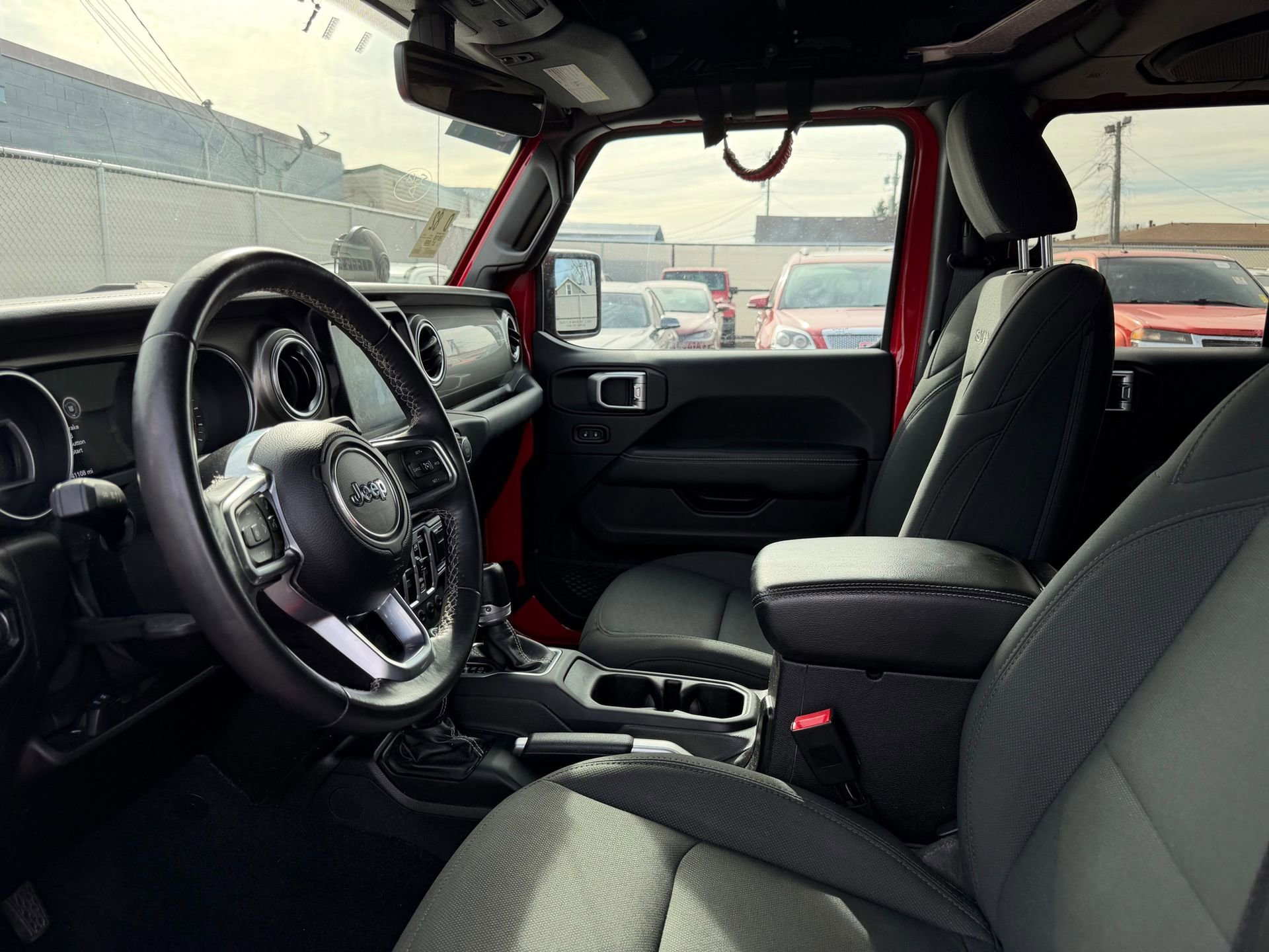 Used 2018 Jeep Wrangler Unlimited Sahara image 4