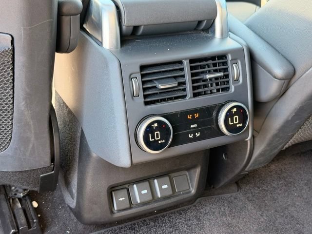 Used 2024 Land Rover Discovery S AWD/4WD image 12