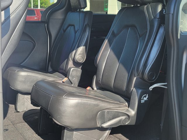 Used 2020 Chrysler Pacifica Touring-L Plus FWD image 21
