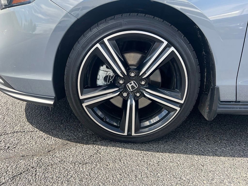 Used 2023 Honda Accord Sport image 9