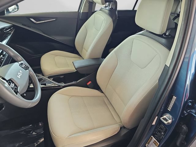 Used 2024 Kia Niro EX Touring FWD image 12