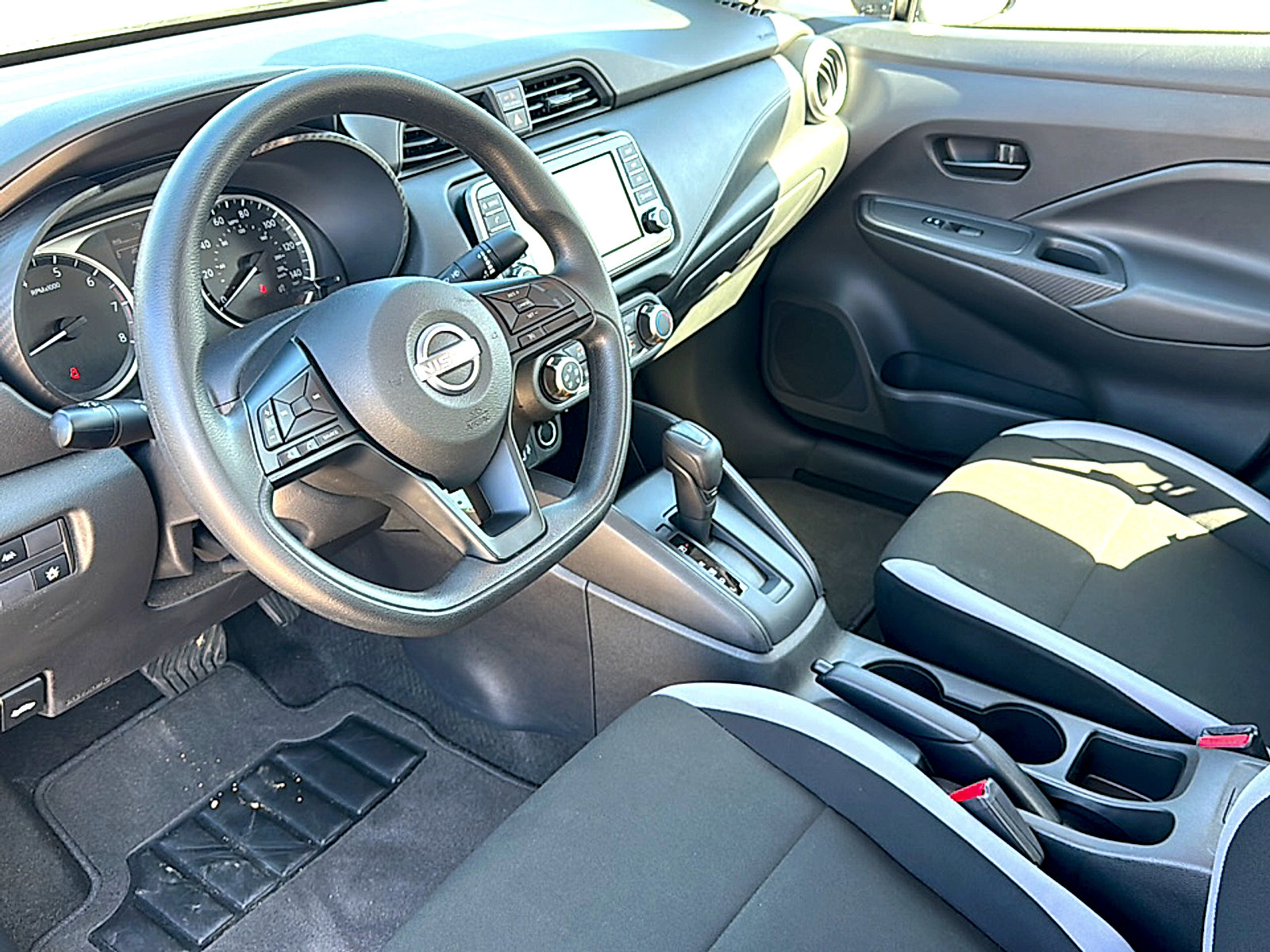 Certified 2025 Nissan Versa S w/ Trunk Package image 12