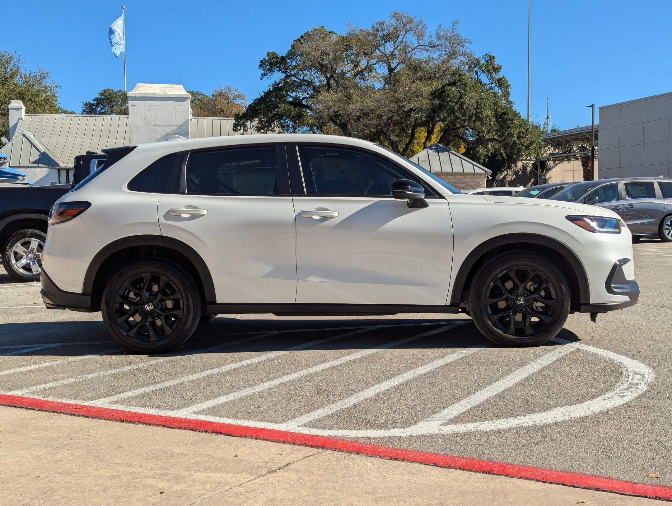 Used 2024 Honda HR-V Sport image 3