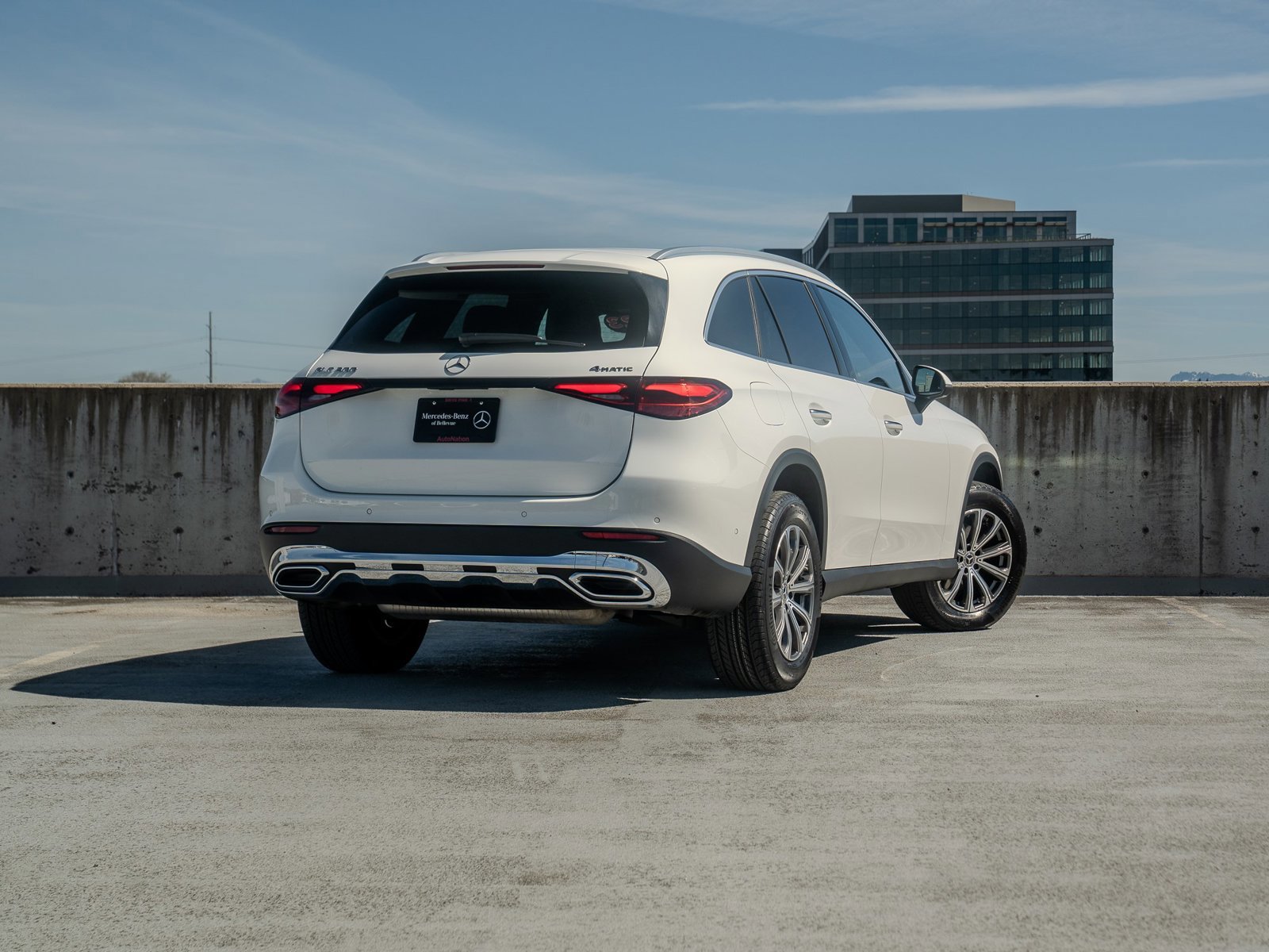 Used 2023 Mercedes-Benz GLC 300 4MATIC image 4