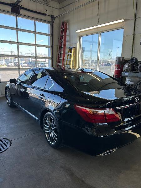 Used 2012 Lexus LS 460 L w/ Executive Class Seating Pkg RWD image 4