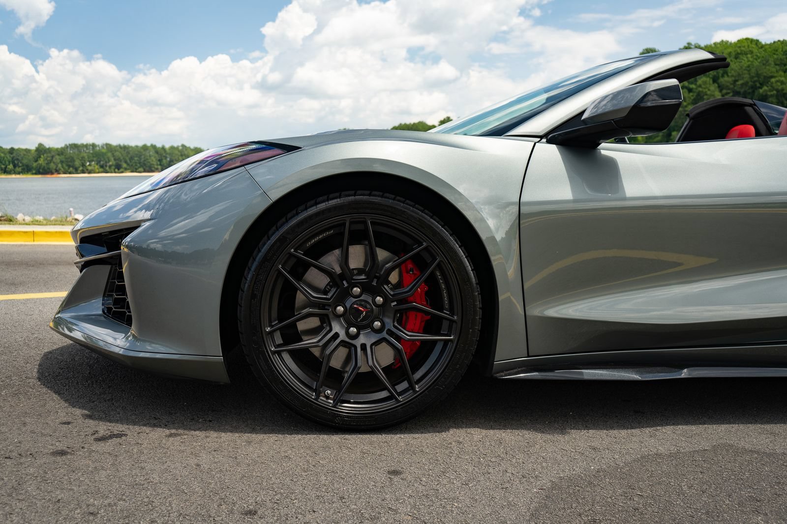 Used 2023 Chevrolet Corvette Z06 RWD image 15