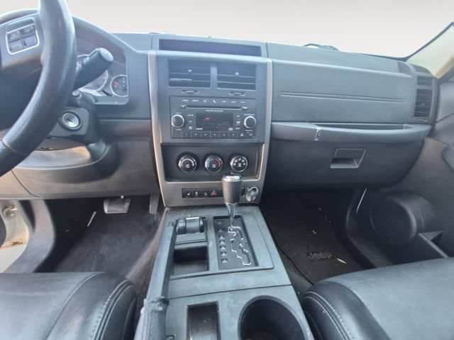 Used 2012 Jeep Liberty Sport AWD/4WD image 11