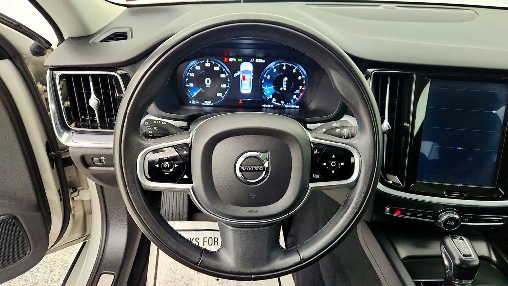 Used 2020 Volvo S60 T5 Momentum w/ Protection Package image 14