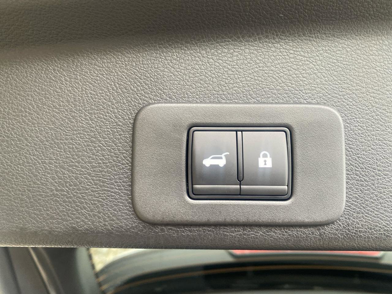 Used 2025 Nissan Murano SV AWD/4WD image 29