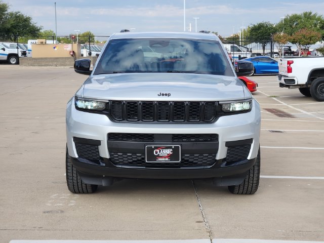Used 2023 Jeep Grand Cherokee L Laredo RWD image 10
