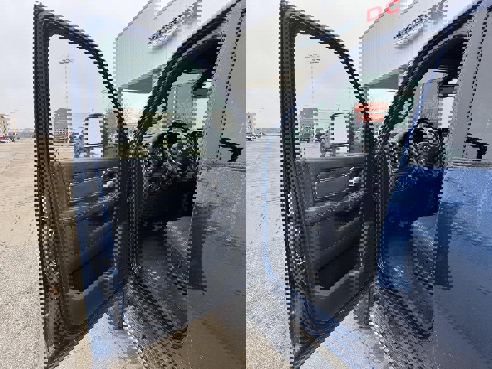 Used 2024 RAM 2500 Big Horn w/ Sport Appearance Package image 10