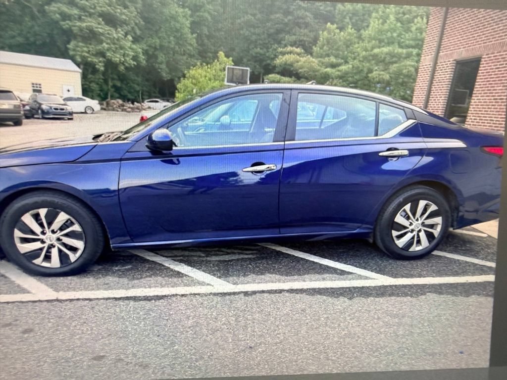 Used 2023 Nissan Altima 2.5 S FWD image 2