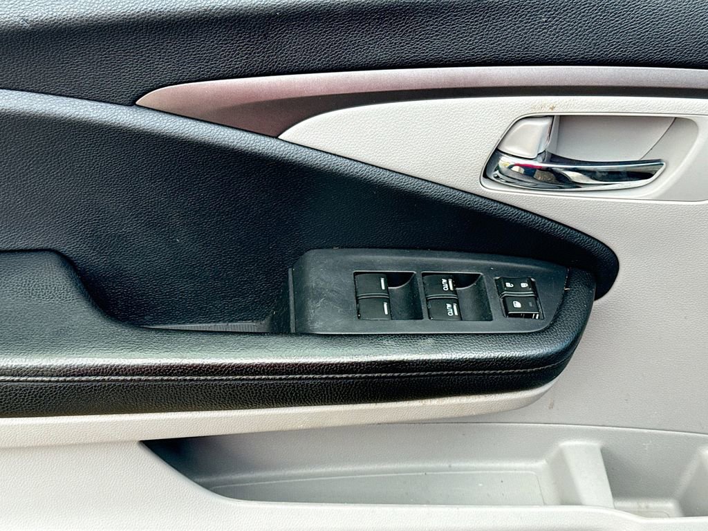 Used 2021 Honda Pilot EX image 18