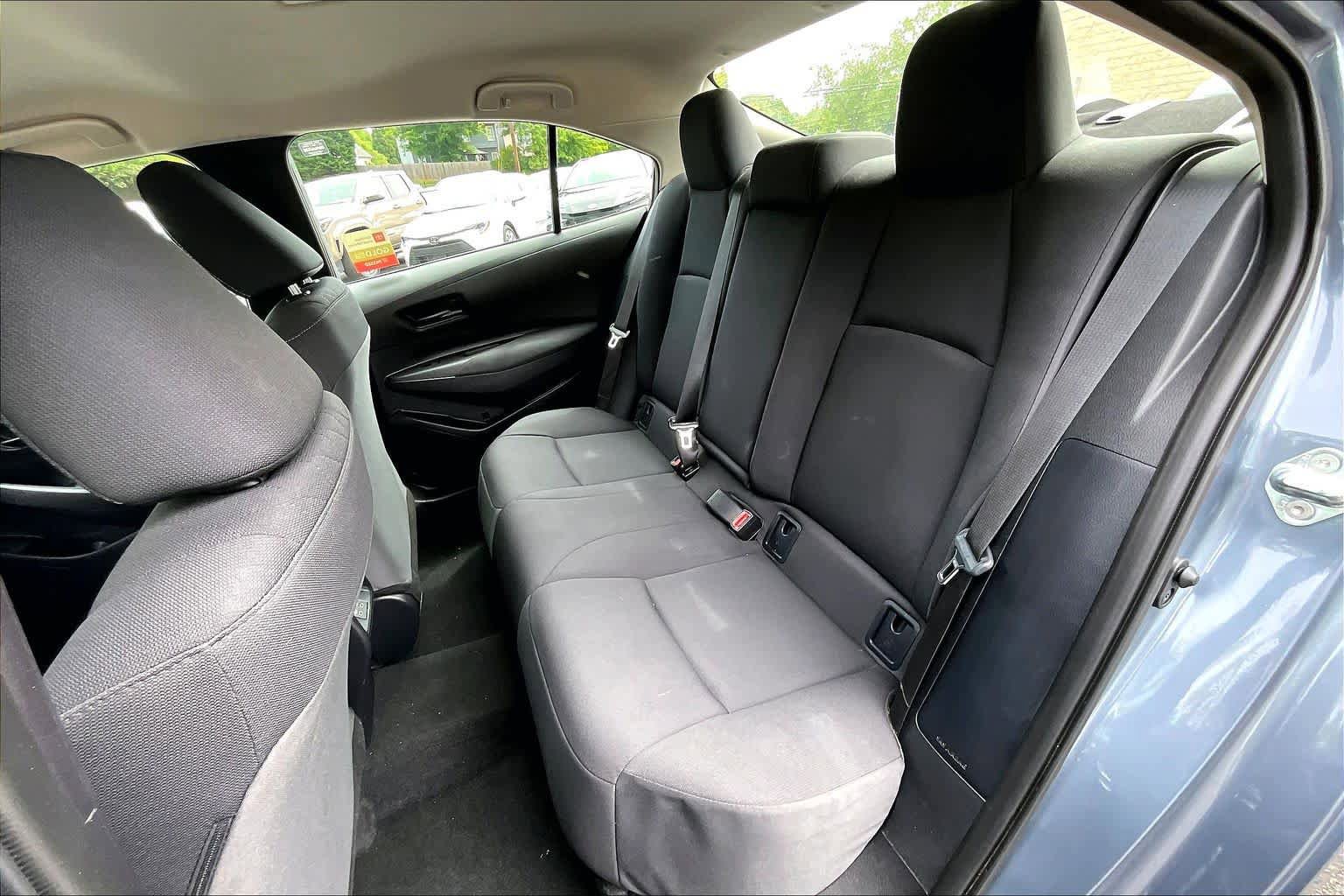 Used 2025 Toyota Corolla LE FWD image 20