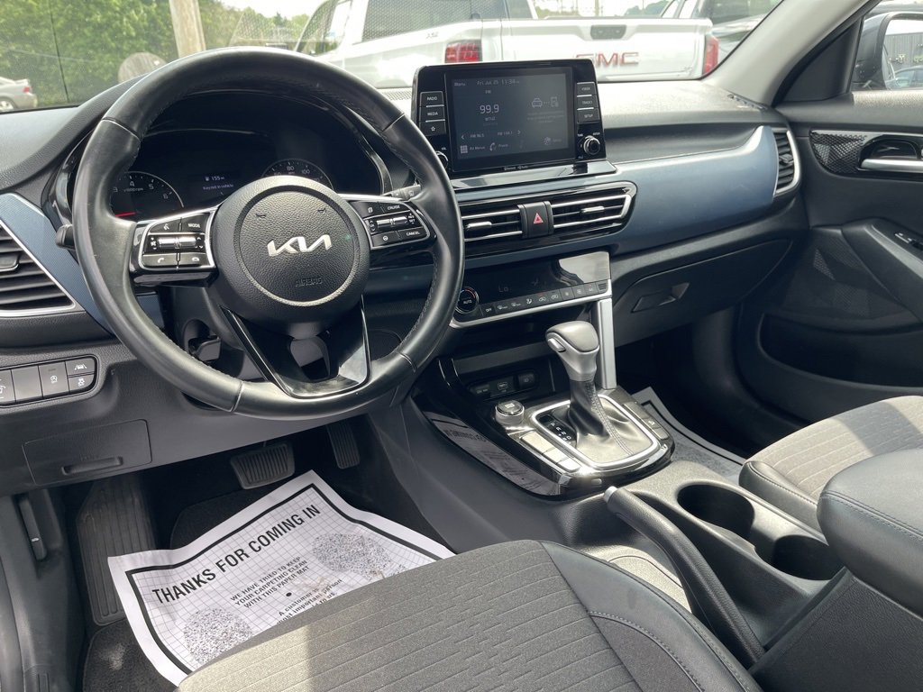 Used 2023 Kia Seltos S image 12