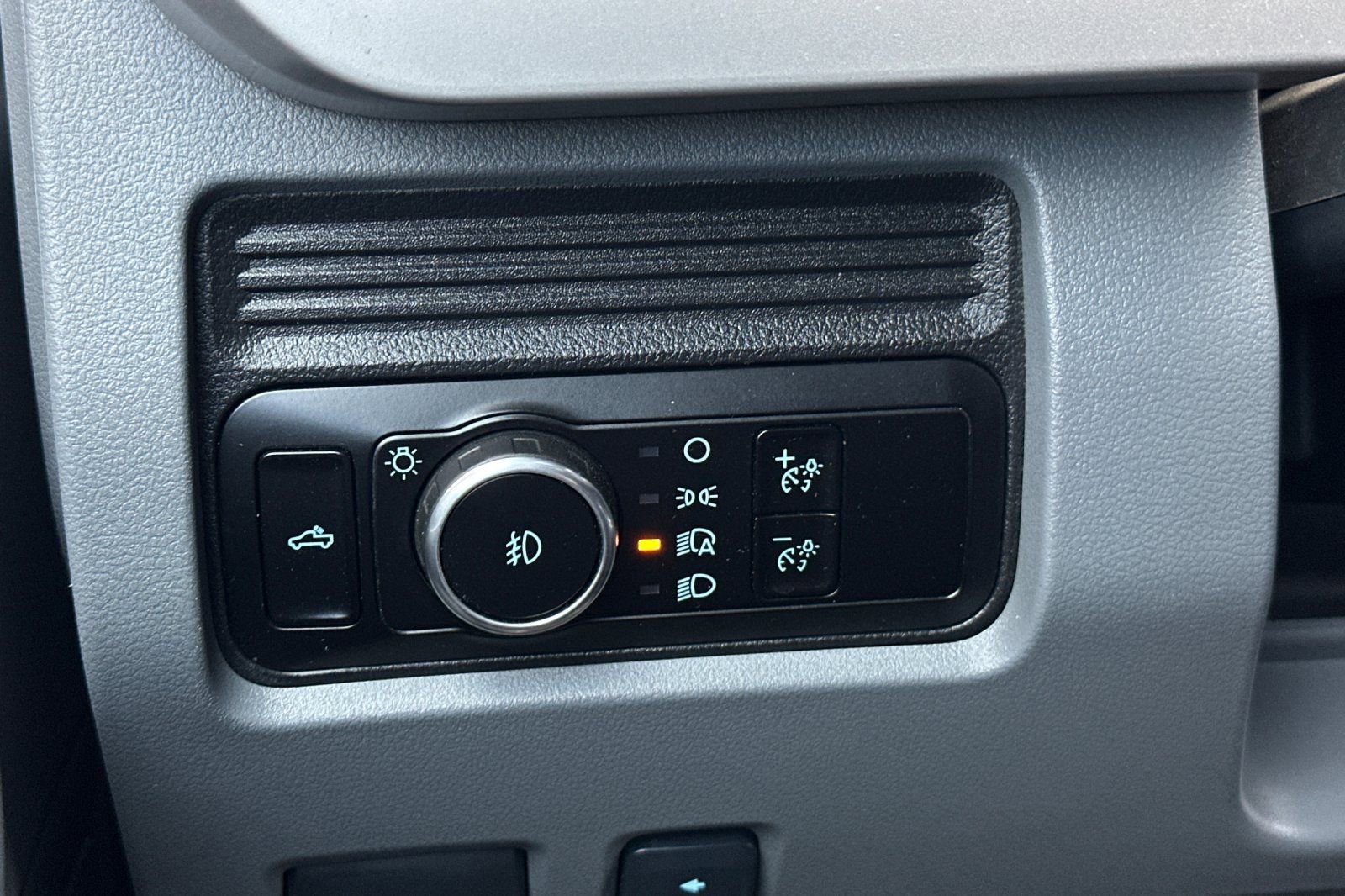 Used 2023 Ford F350 XLT w/ FX4 Off-Road Package image 33