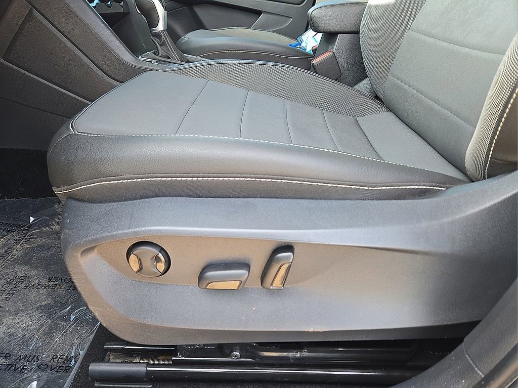 Used 2024 Volkswagen Taos SE image 22