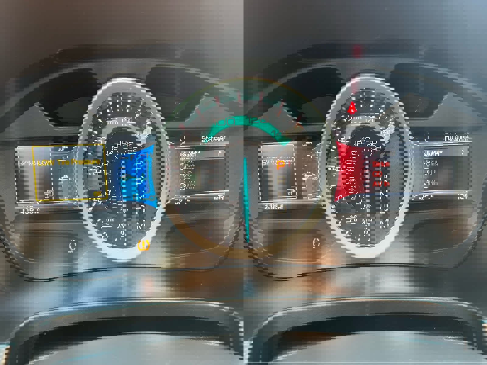 Used 2013 Ford Explorer XLT image 38