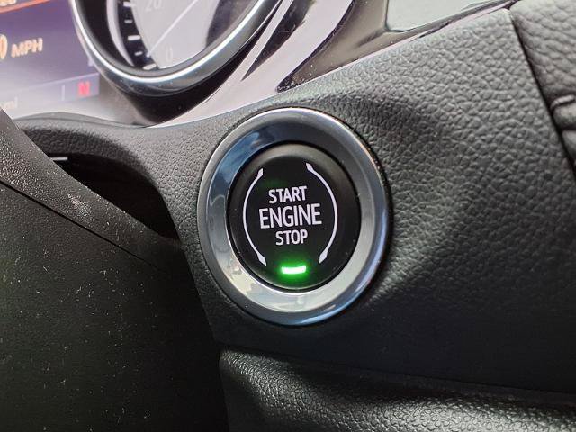 Used 2022 Buick Encore GX Essence w/ Experience Buick Package FWD image 10