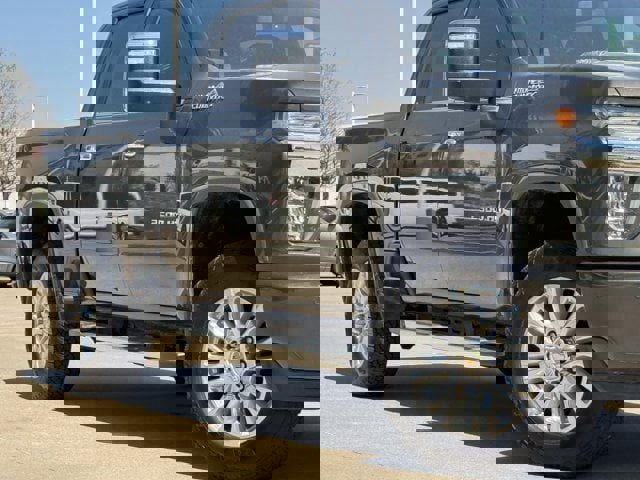 Used 2022 Chevrolet Silverado 2500 High Country image 3