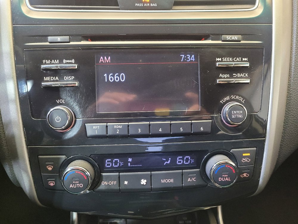 Used 2015 Nissan Altima 2.5 SL w/ Moonroof Package image 25