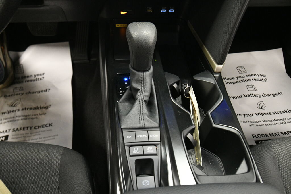 Used 2026 Toyota Camry LE FWD image 17