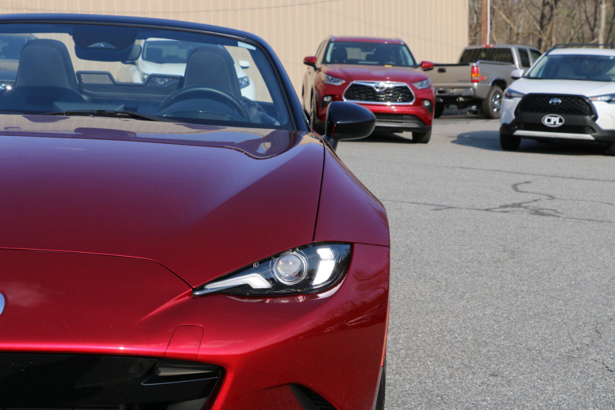Used 2025 MAZDA MX-5 Miata Sport image 13