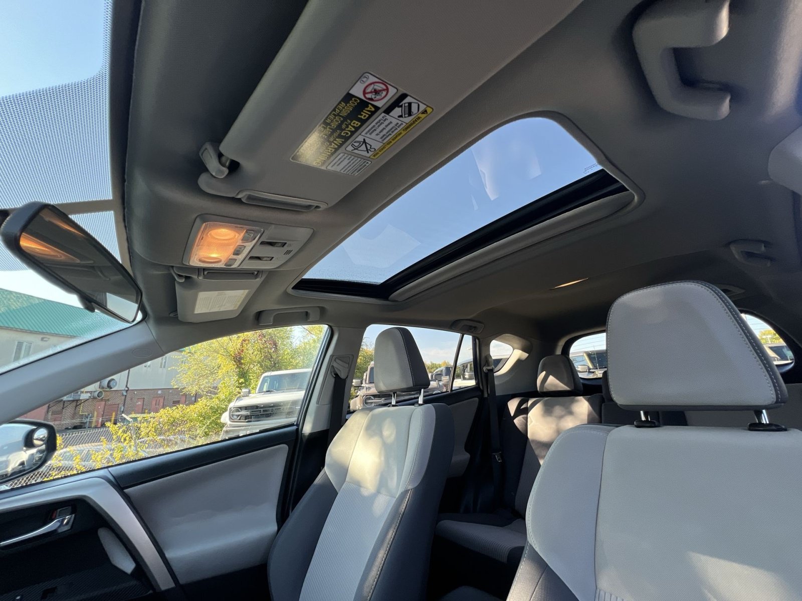 Used 2015 Toyota RAV4 XLE AWD/4WD image 24