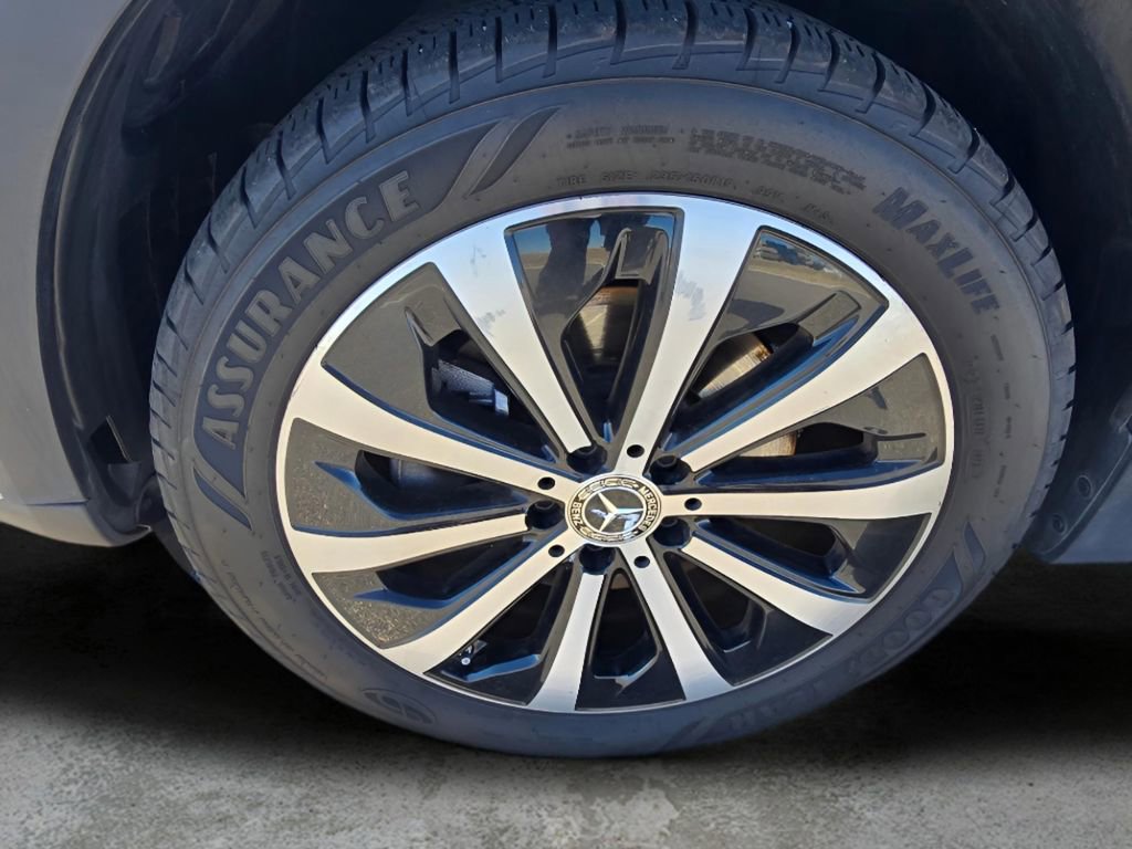 Used 2021 Mercedes-Benz GLB 250 4MATIC w/ Premium Package image 9