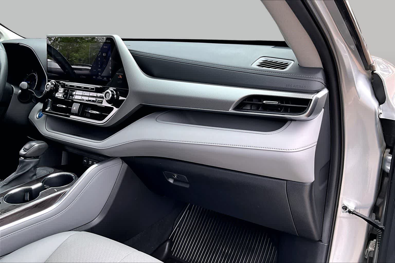 Used 2021 Toyota Highlander Platinum FWD image 19