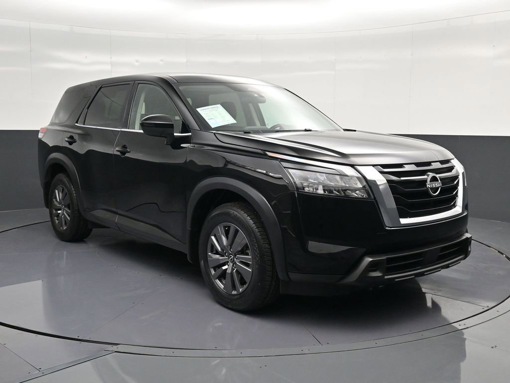 Used 2024 Nissan Pathfinder S image 5