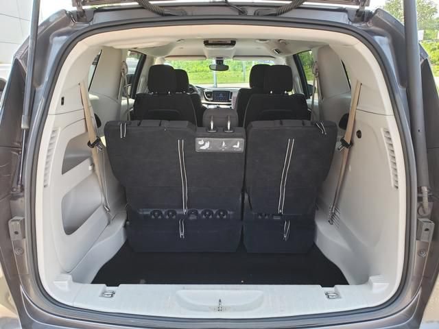 Used 2017 Chrysler Pacifica Touring FWD image 6