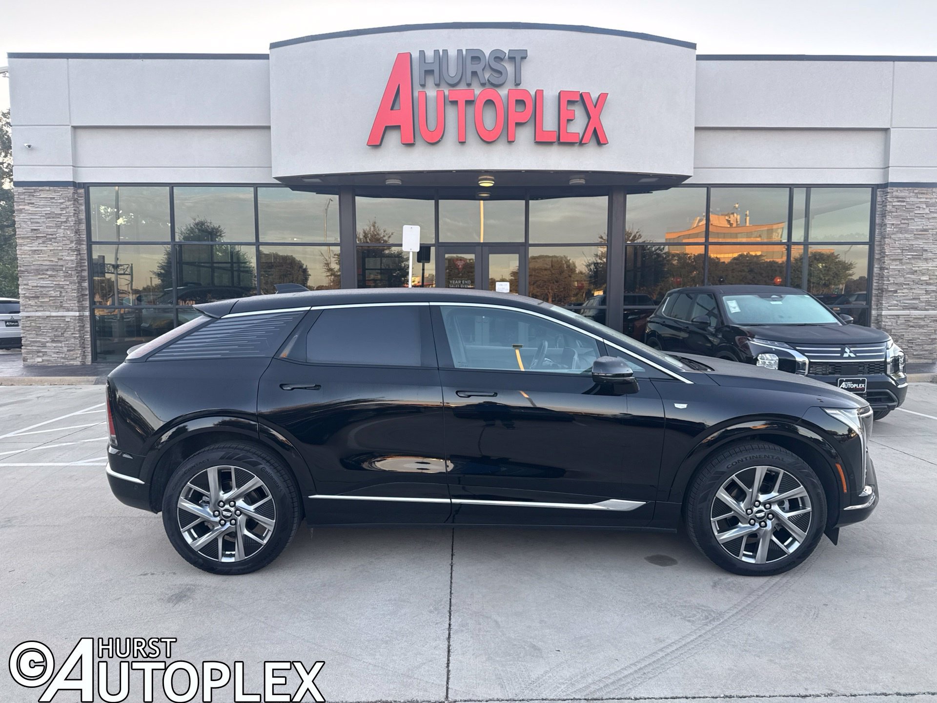 Used 2025 Cadillac Optiq Luxury 1