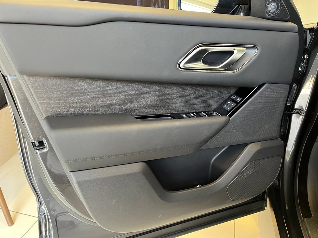 Used 2026 Land Rover Range Rover Velar Dynamic SE AWD/4WD image 34