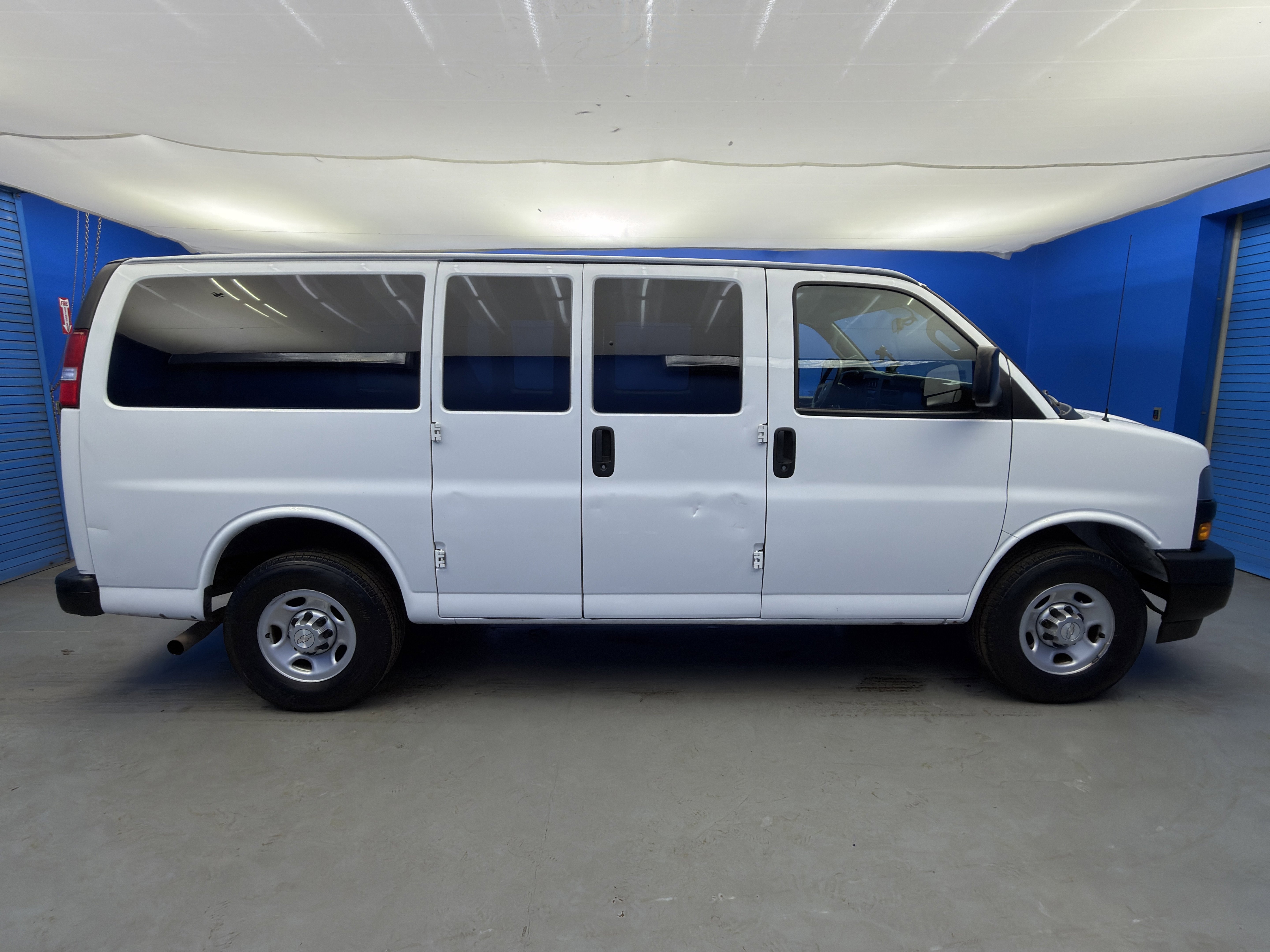 Used 2019 Chevrolet Express 3500 LS image 4